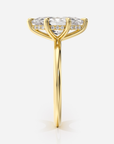 Celine Hidden Halo Marquise förlovningsring i 18K guld, vy uppifrån med marquiseslipad diamant