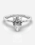 Diamant förlovningsring 18K vitt guld – Isabella Hidden Halo Päron | Ophira & Co