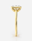 Emerald förlovningsring guld bezel profil – Athea Basel | Ophira & Co