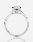 Emerald förlovningsring vitguld bezel från sidan – Athea Basel | Ophira & Co