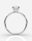 Förlovningsring dam 18K vitt guld framifrån – Isabella Hidden Halo Smaragd | Ophira & Co