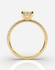 Oval förlovningsring guld framifrån – Isabella Hidden Halo & Sidostenar | Ophira & Co