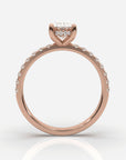 Oval förlovningsring roséguld framifrån – Isabella Hidden Halo & Sidostenar | Ophira & Co