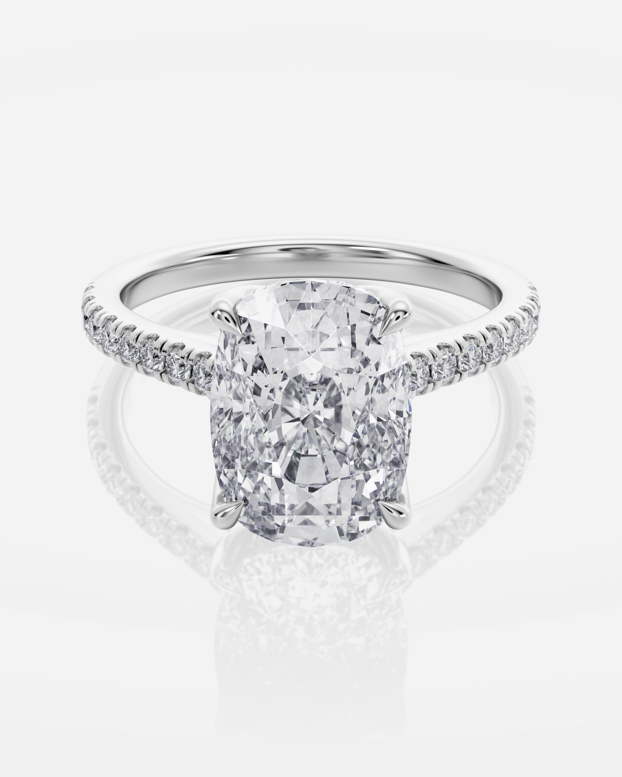 Anastasia Sidostenar & Hidden Halo förlovningsring i 18K vitt guld med cushionslipad diamant och pavésidostenar, framifrån