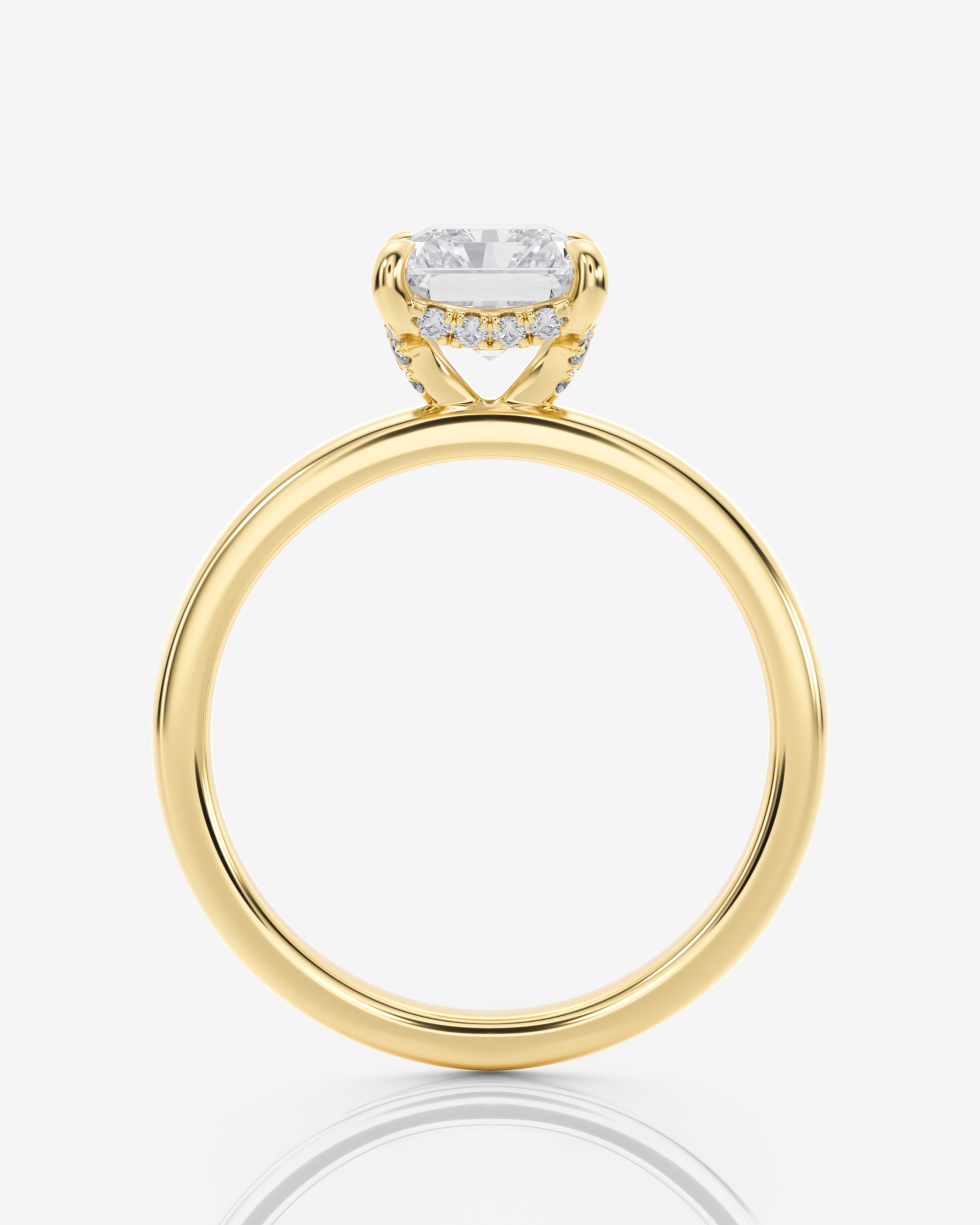 Celeste Solitär Hidden Halo Radiant förlovningsring i 18K guld, sidovy med hidden halo-detalj