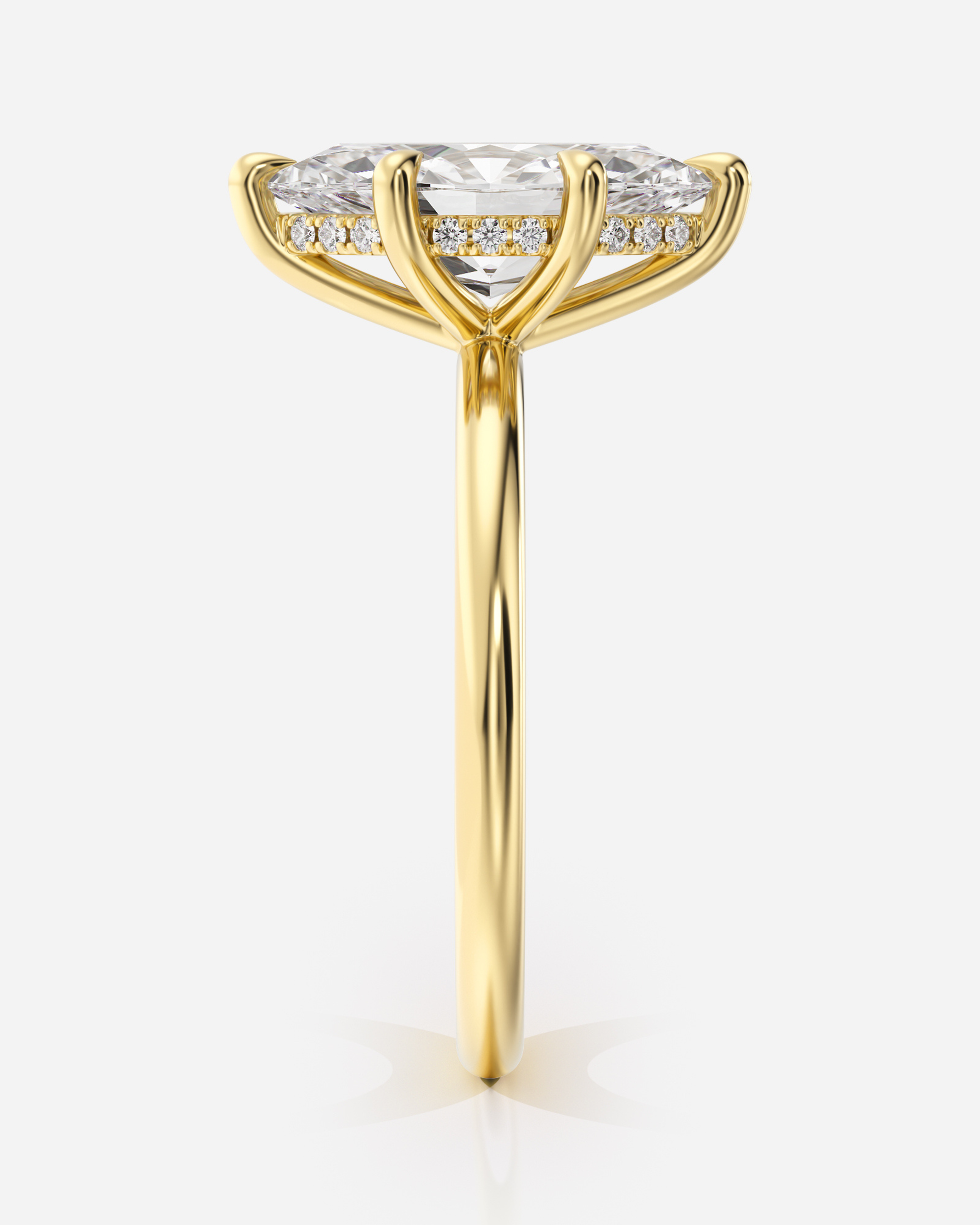 Celine Hidden Halo Marquise förlovningsring i 18K guld, vy uppifrån med marquiseslipad diamant