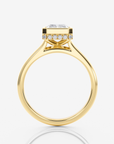 Aria Solitär Bezel Radiant förlovningsring i 18K guld, sidovy med bezel-fattning och diamantrad
