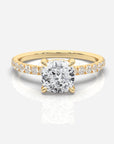 Diamant förlovningsring 18K guld – Isabella Hidden Halo & Sidostenar Kudde | Ophira & Co
