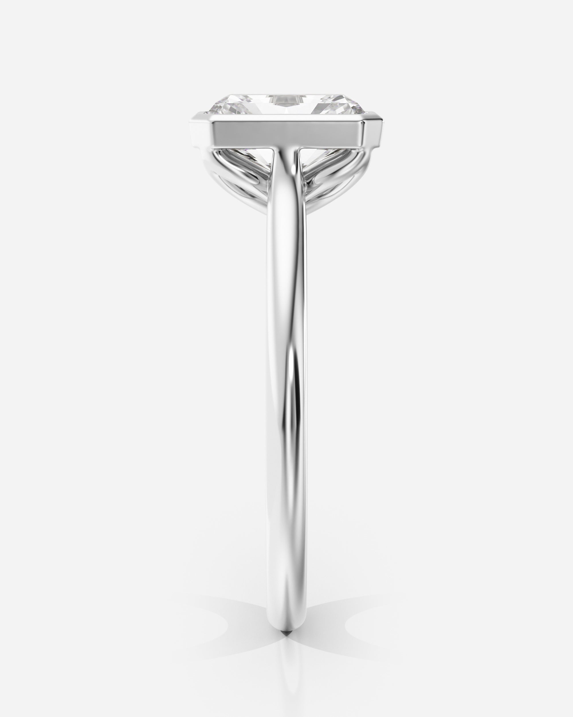 Emerald förlovningsring vitguld bezel profil – Athea Basel | Ophira & Co