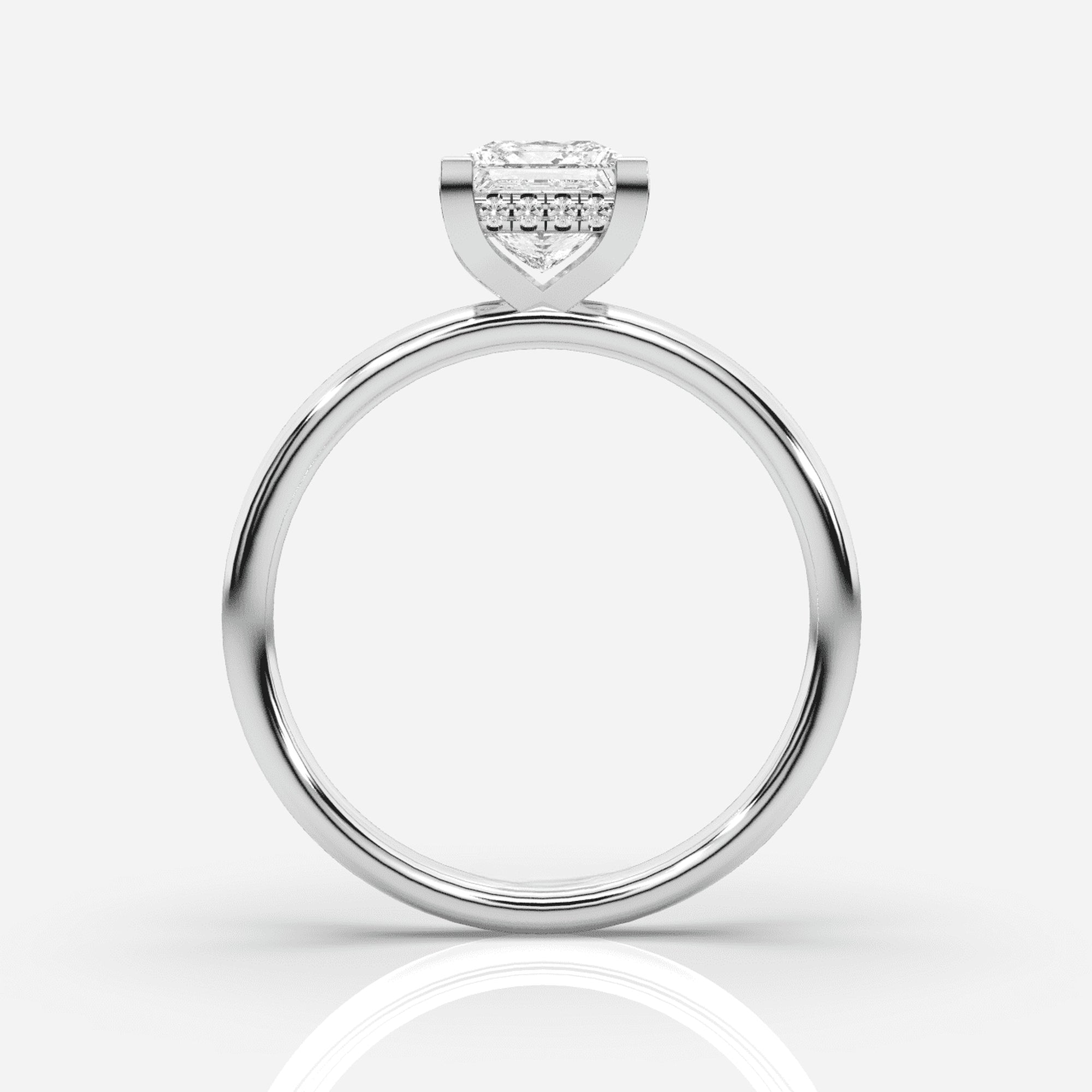 Förlovningsring dam 18K vitt guld framifrån – Isabella Hidden Halo Prinsess | Ophira &amp; Co