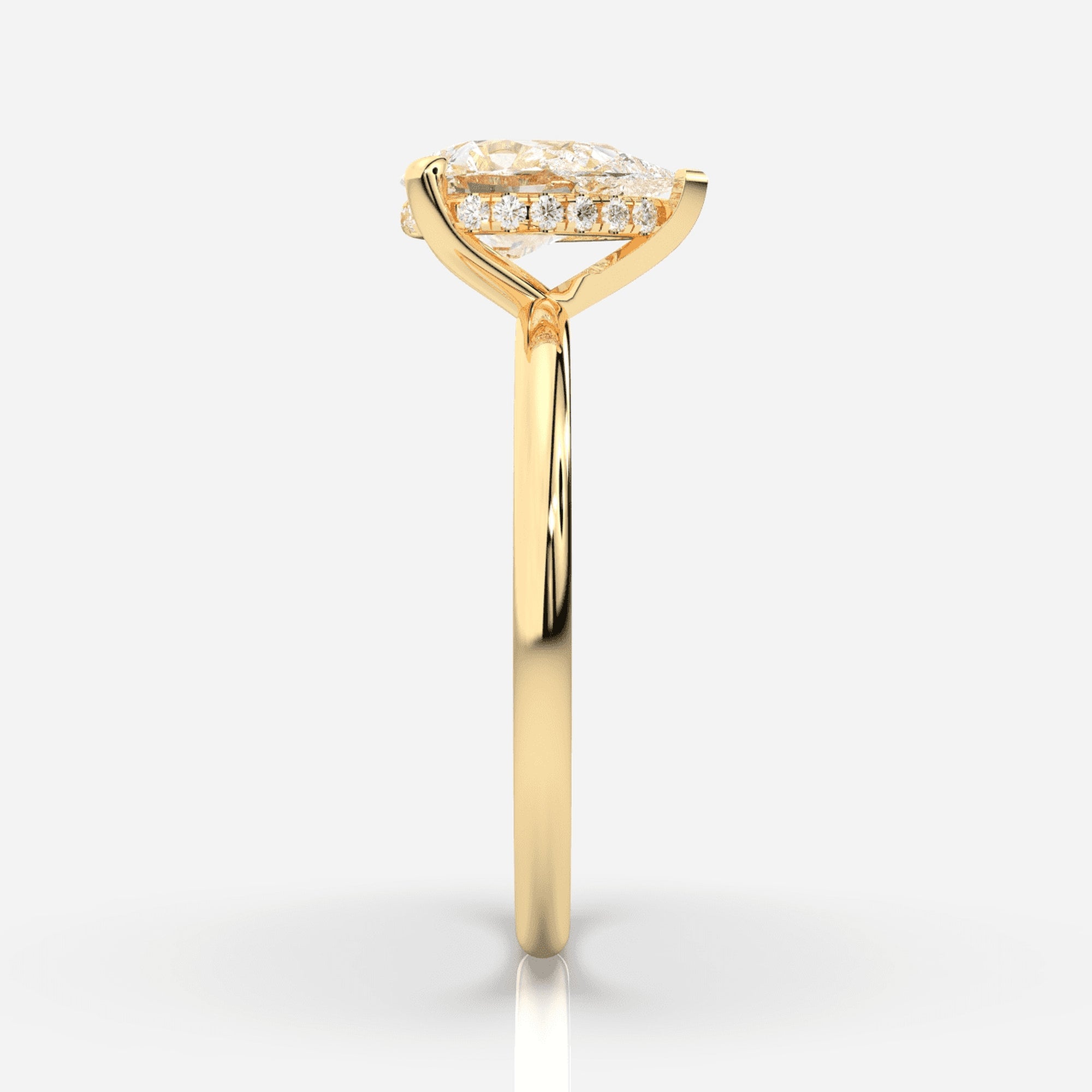 Förlovningsring guld från sidan – Isabella Hidden Halo Päron | Ophira &amp; Co
