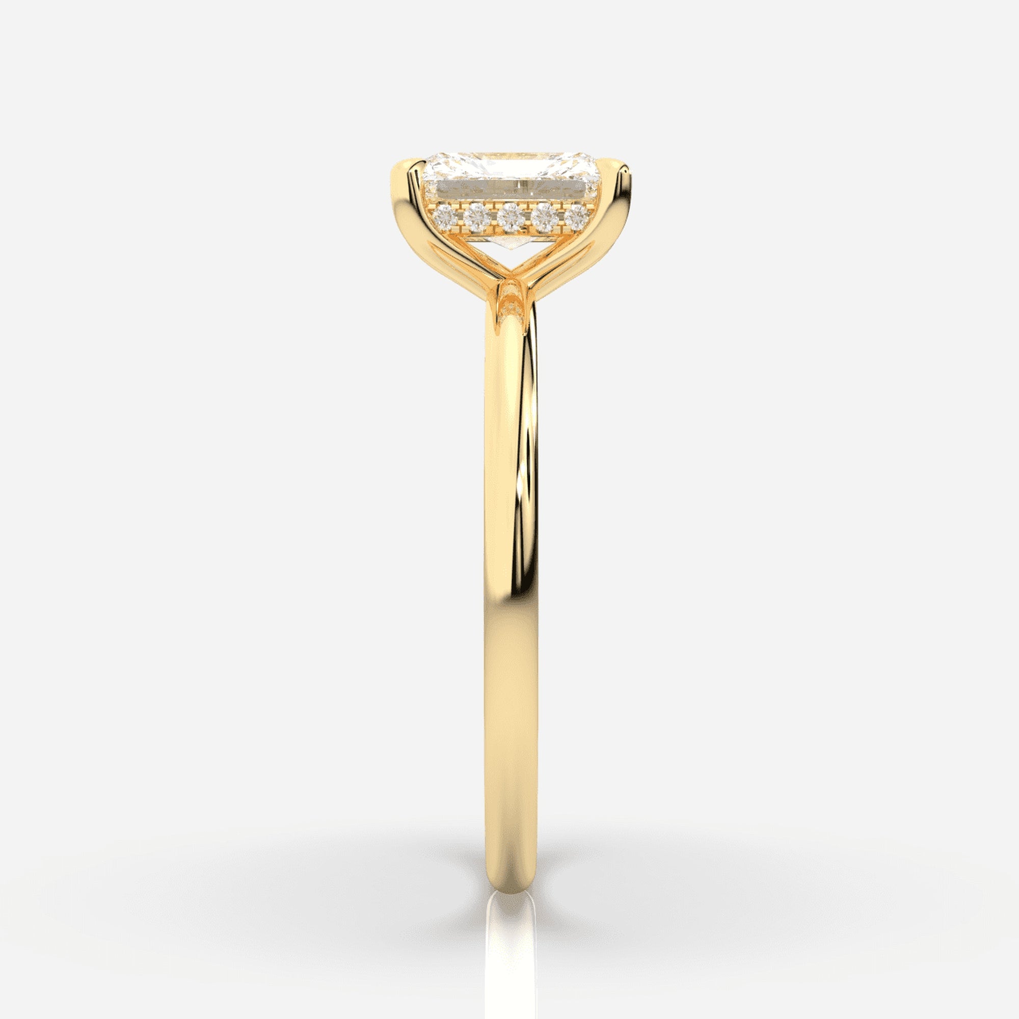 Förlovningsring guld från sidan – Isabella Hidden Halo Radiant | Ophira &amp; Co