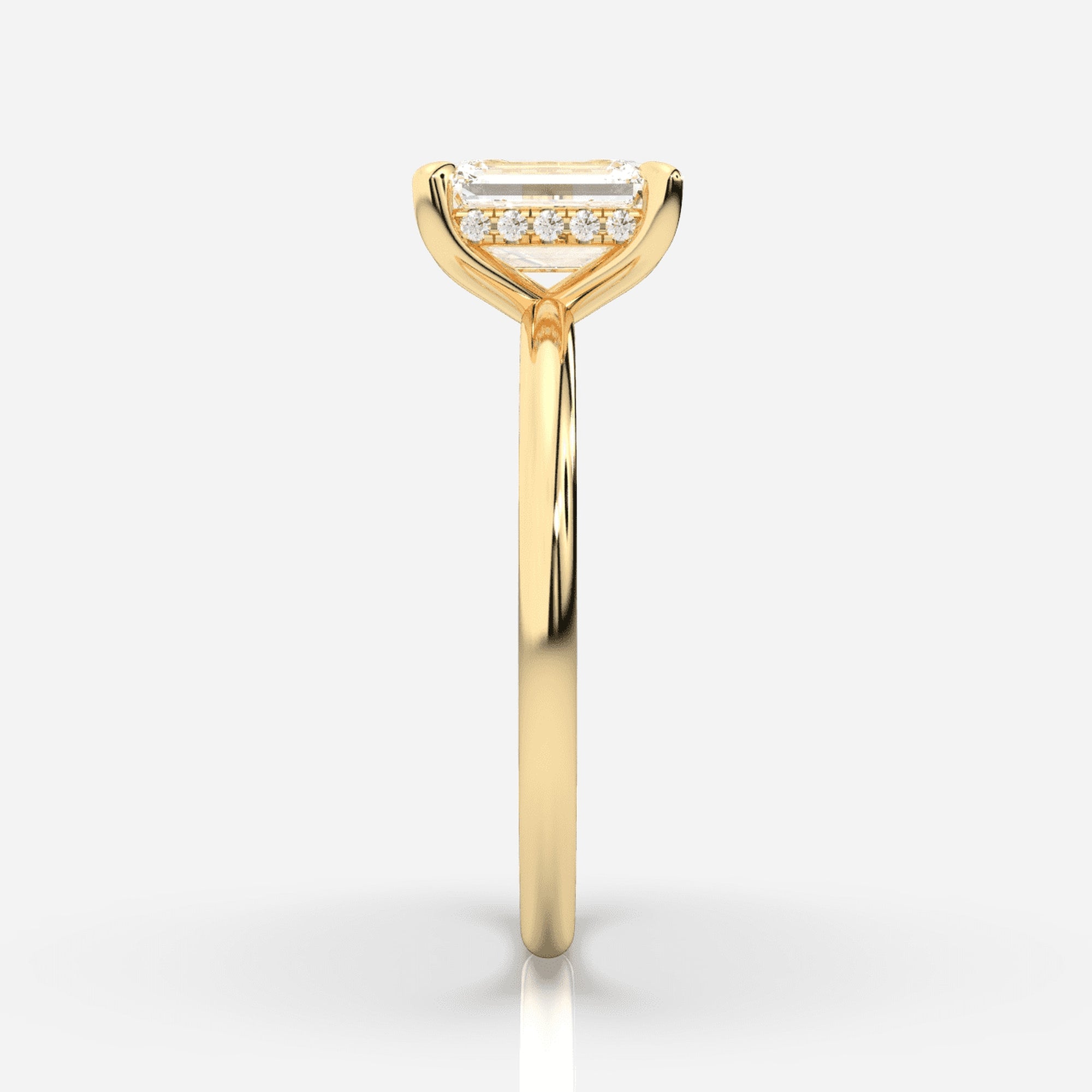 Förlovningsring guld från sidan – Isabella Hidden Halo Smaragd | Ophira &amp; Co