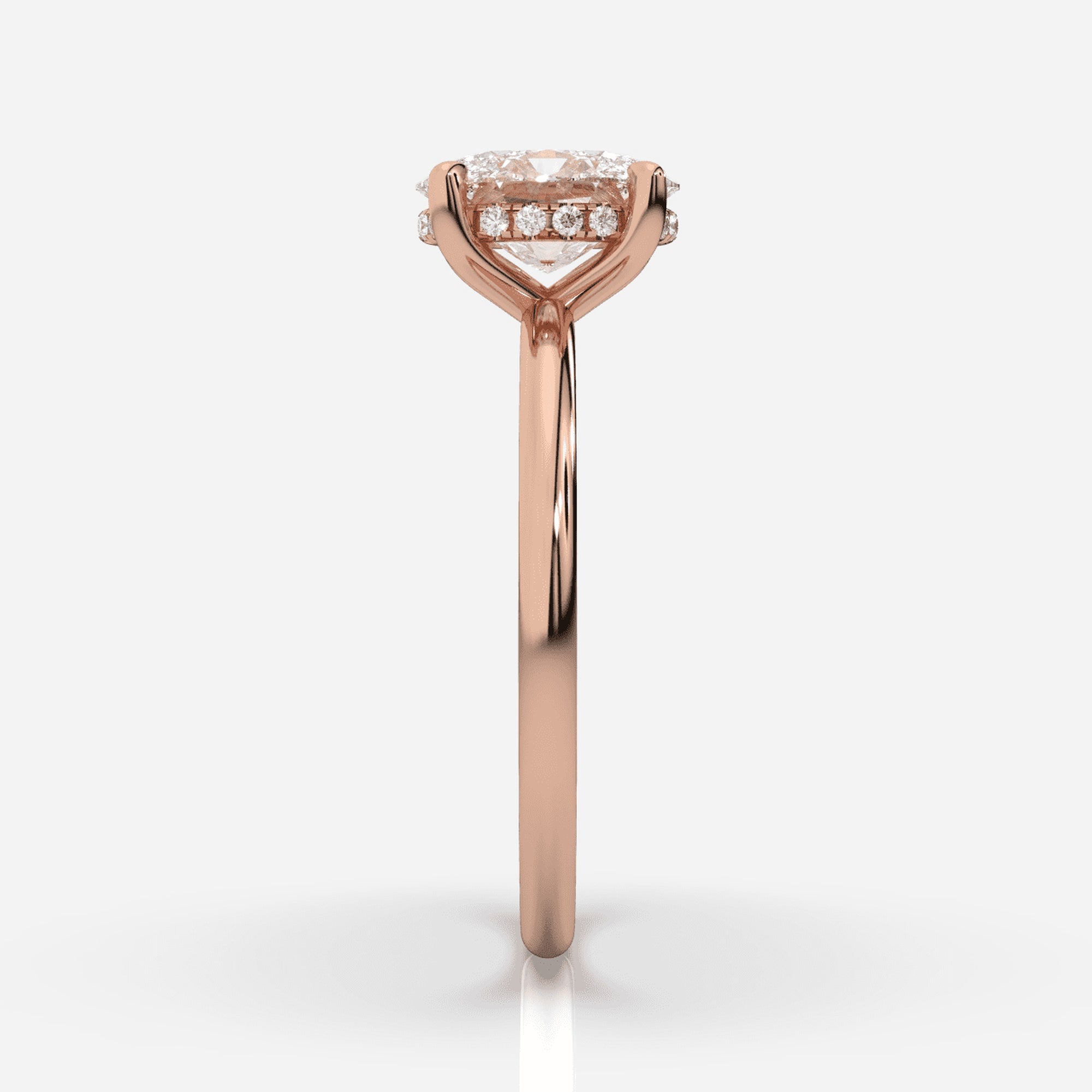 Förlovningsring roséguld från sidan – Isabella Hidden Halo Oval | Ophira &amp; Co